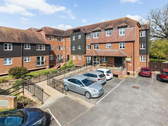 Flat for sale in Caldecott, Dromore