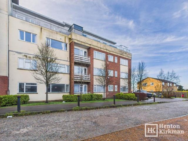 Flat for sale in Sunnymede, Billericay