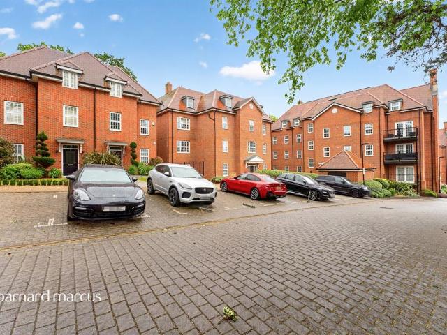 Flat for sale in High Barnet, Isle Of Man