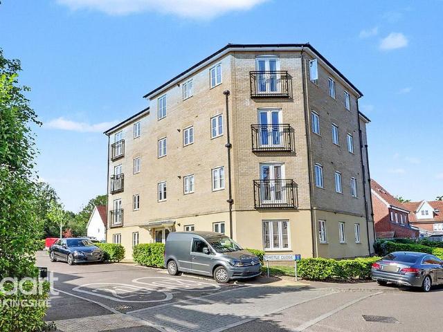 Flat for sale in Greater London