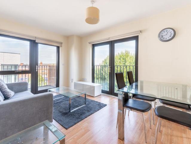 Flat for sale in Mapesbury, Greater London