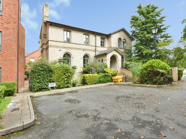 Flat for sale in Georgia, Greater Manchester