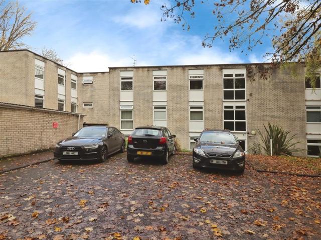Flat for sale in Llandough