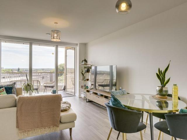 Flat for sale in London Borough of Lewisham, Ladywell