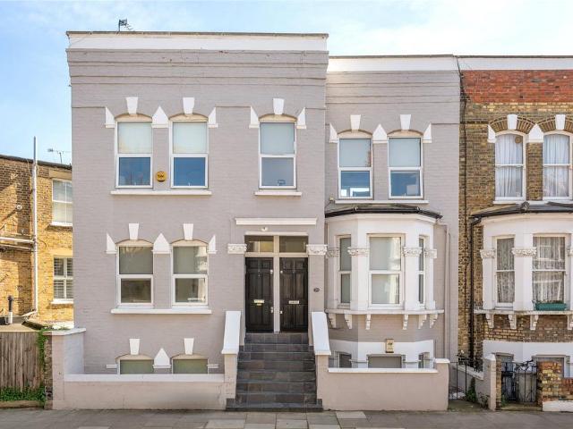 Flat for sale in London Borough of Hammersmith and Fulham, Greater London