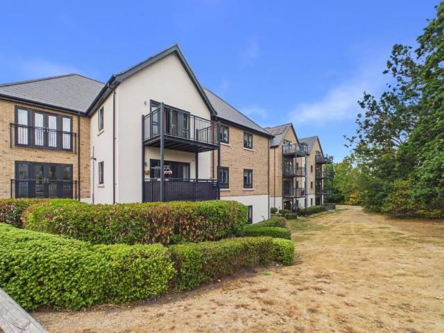 Flat for sale in Bracknell