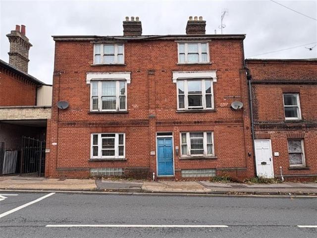 Flat for sale in Key Street, Suffolk