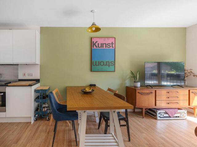 Flat for sale in South Lambeth, Greater London
