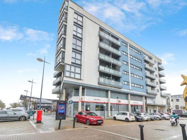 Flat for sale in Milton Keynes