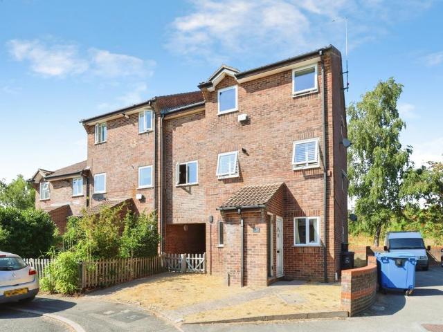 Flat for sale in Poole