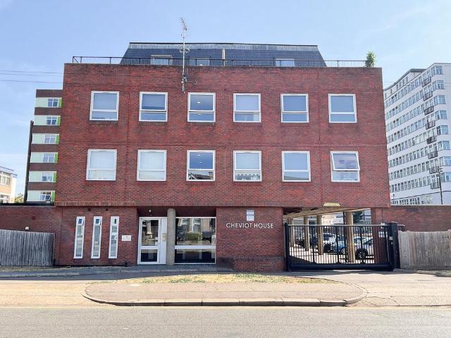 Flat for sale in Alton Barnes, Essex