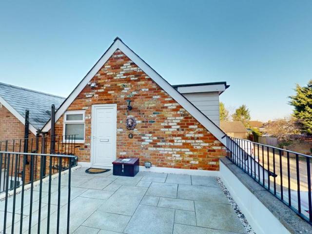 Flat for sale in Dromore, Oxfordshire