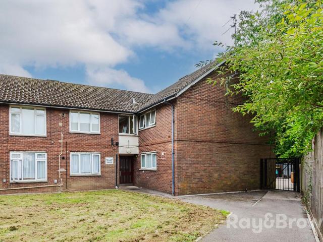 Flat for sale in Llanishen, Cardiff