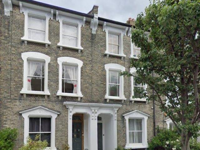 Flat for sale in London Borough of Lewisham, Blackheath