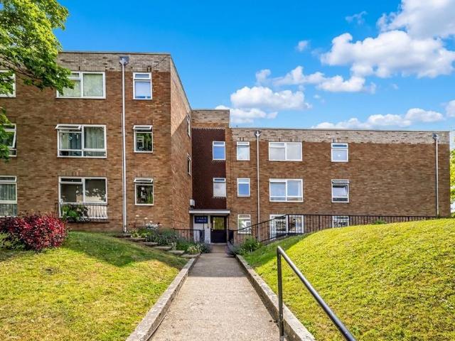 Flat for sale in Queen's Park, Brighton & Hove