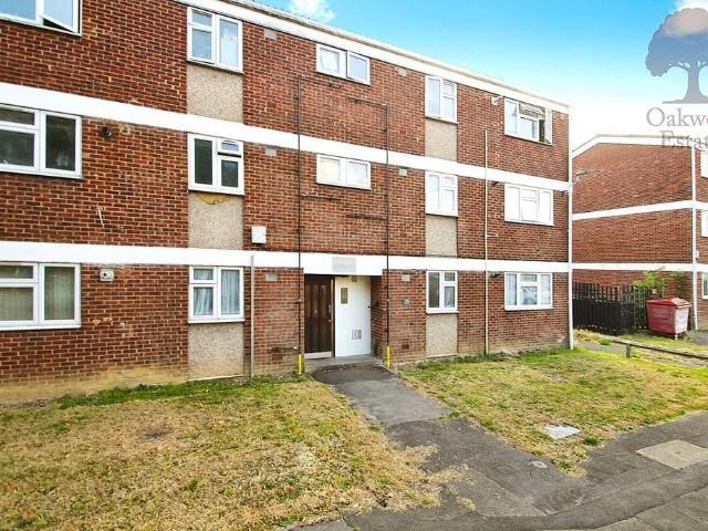 Flat for sale in Slough