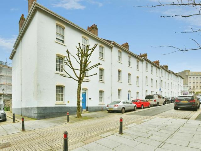 Flat for sale in Barbican, Mount Wise