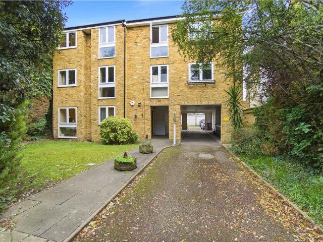 Flat for sale in London Borough of Merton, Merton Park