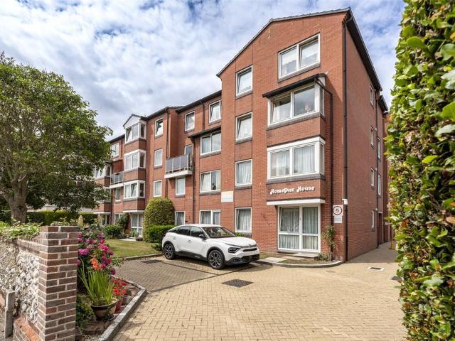 Flat for sale in West Worthing, Worthing