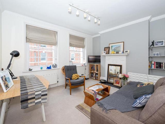 Flat for sale in City of Westminster, Greater London