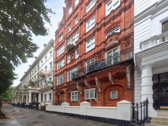 Flat for sale in Knightsbridge, Greater London