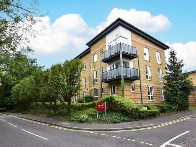 Flat for sale in Cassio Metro, Watford