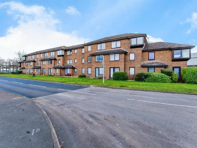 Flat for sale in Ortongate Centre, Peterborough