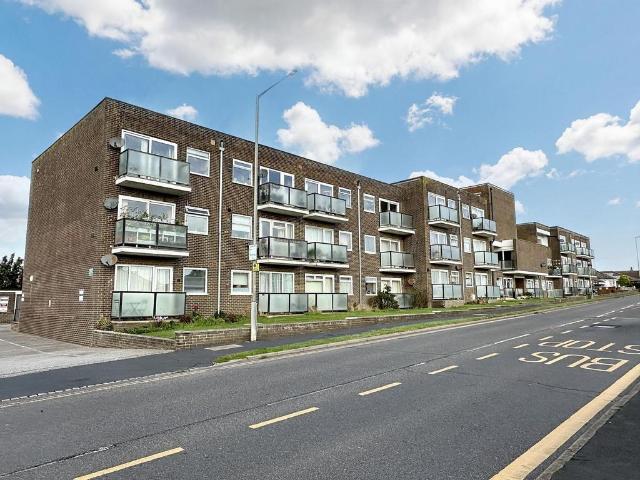 Flat for sale in Peacehaven, Iford