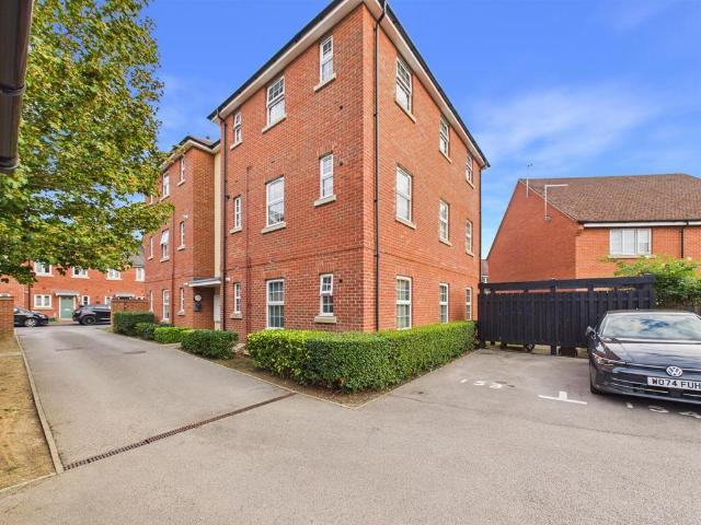Flat for sale in Buckingham Park
