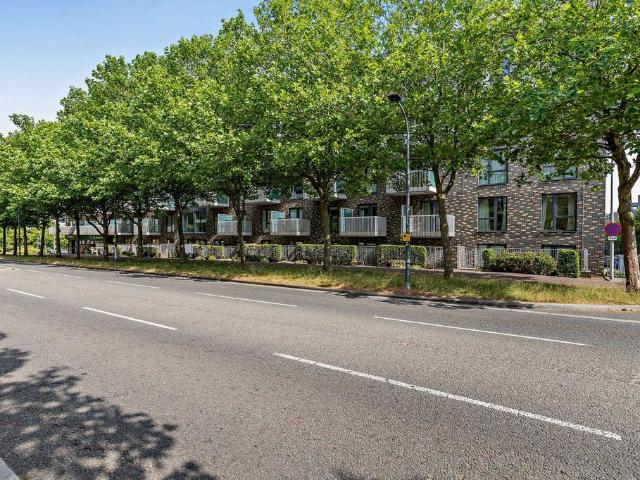 Flat for sale in Milton Keynes