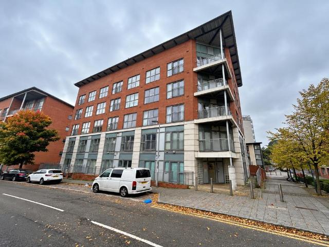 Flat for sale in Attwood Green, Birmingham