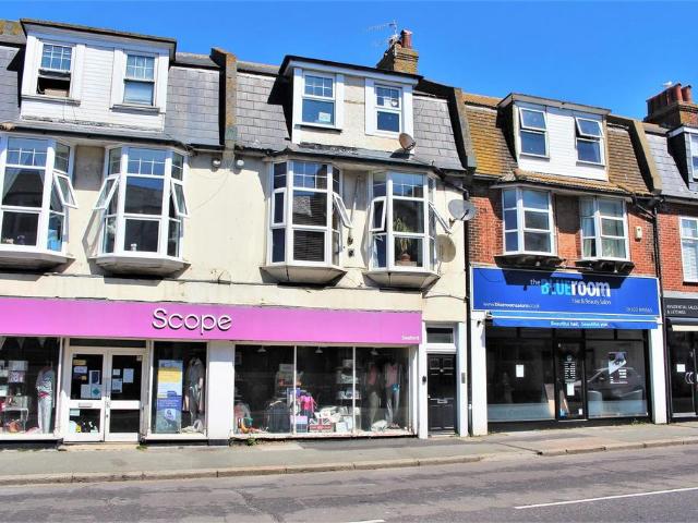 Flat for sale in Seaford, Iford