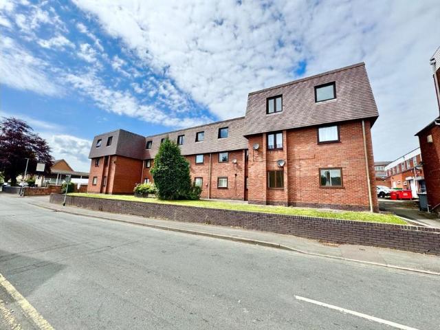 Flat for sale in Wimblebury, Chadsmoor