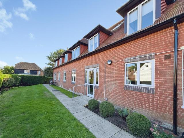 Flat for sale in Bridgefield, Kent