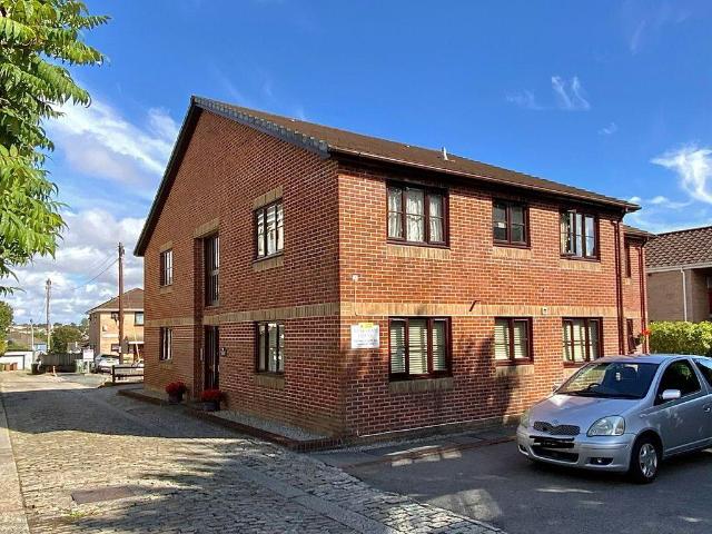 Flat for sale in Mount Wise