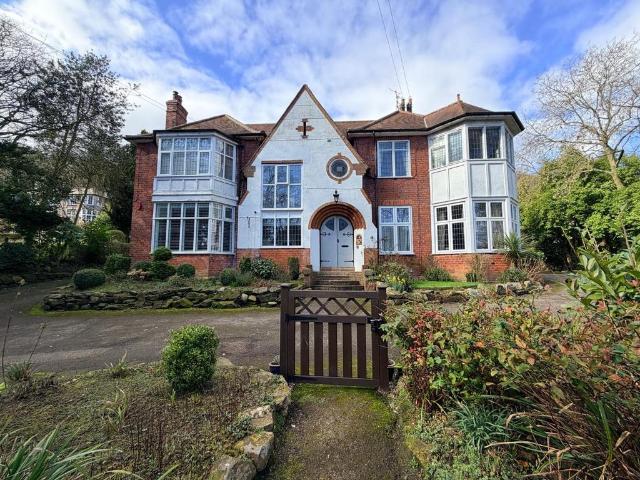 Flat for sale in South Cliff, Kepwick