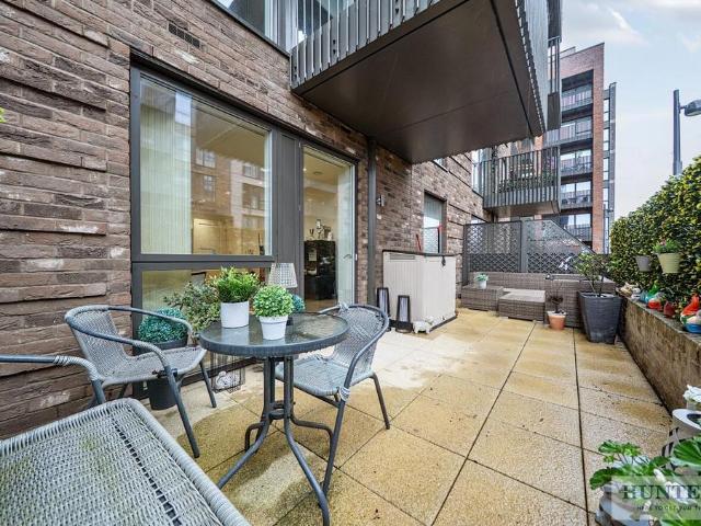 Flat for sale in Barnehurst, Greater London