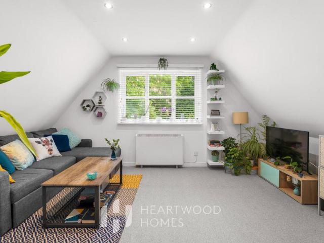 Flat for sale in St Albans, Five Acres
