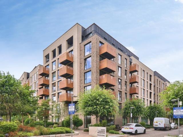 Flat for sale in Stratford Marsh, Greater London