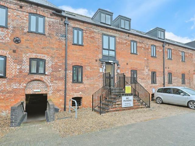 Flat for sale in East Tuddenham, Norfolk
