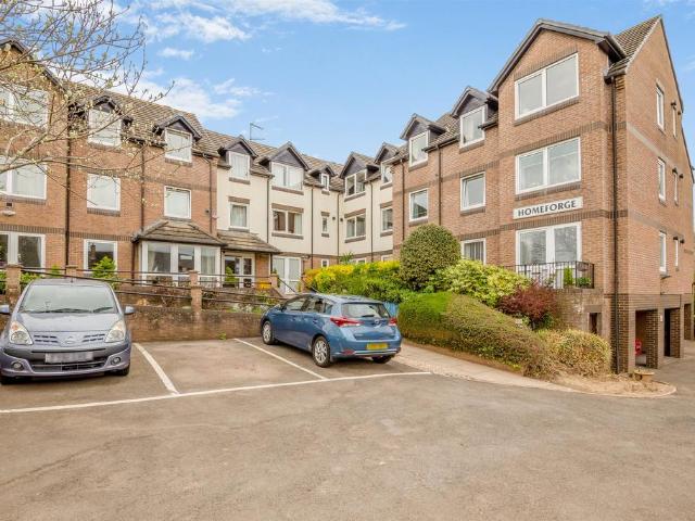 Flat for sale in Monmouth, Wales