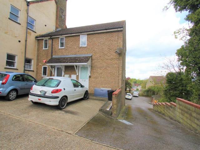 Flat for sale in Chatham