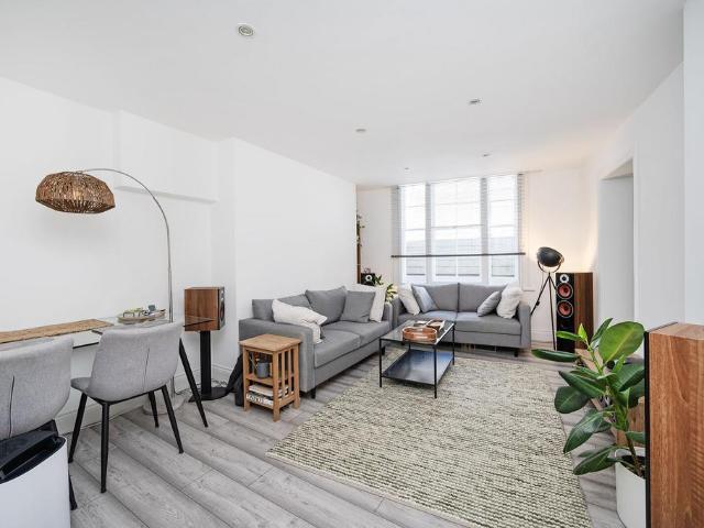 Flat for sale in Lyons, Greater London