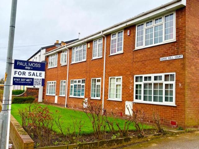 Flat for sale in Woodbank Estate, Portwood