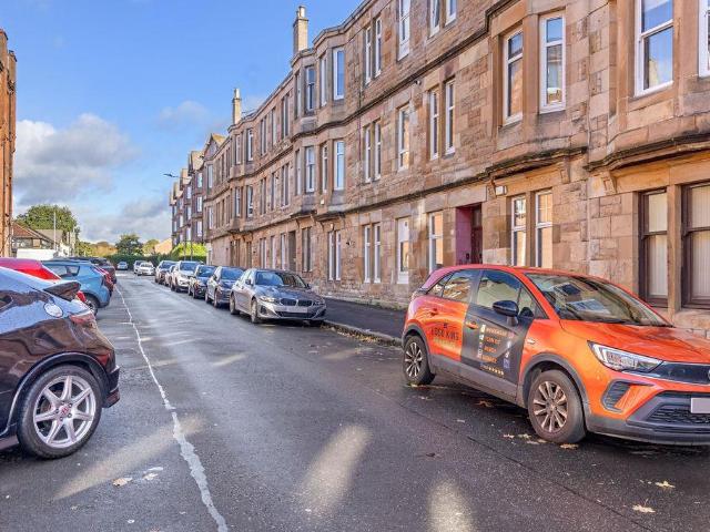 Flat for sale in Temple, Glasgow