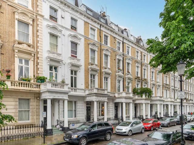 Flat for sale in Notting Hill, Greater London