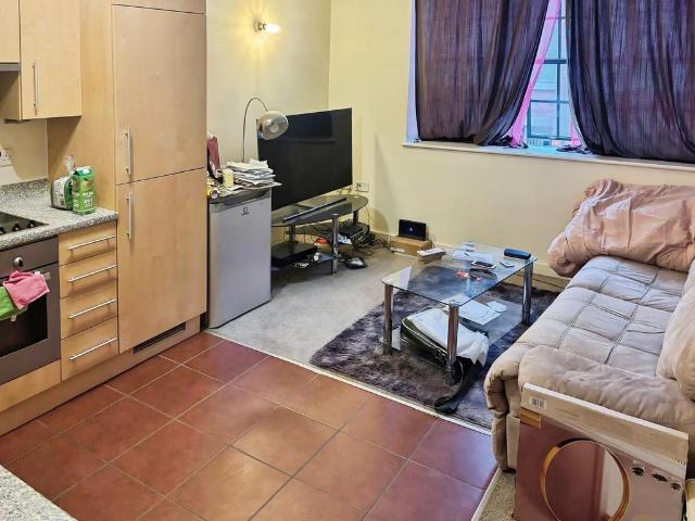 Flat for sale in St Matthew's, Old Wharf
