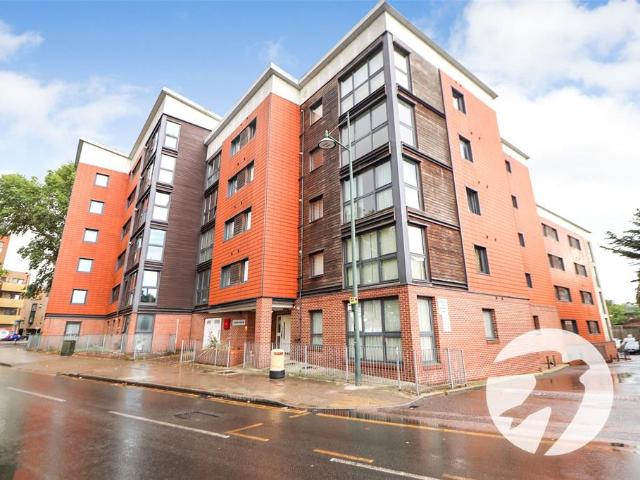 Flat for sale in Northumberland Heath, Greater London