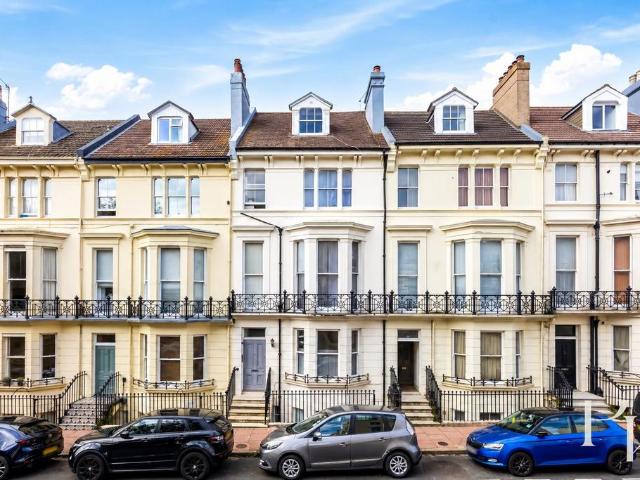 Flat for sale in Brunswick, Brighton