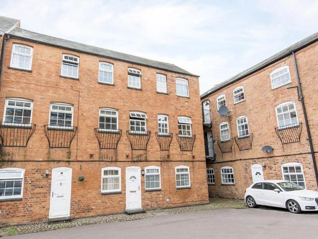 Flat for sale in Stanford On Avon, Leicestershire